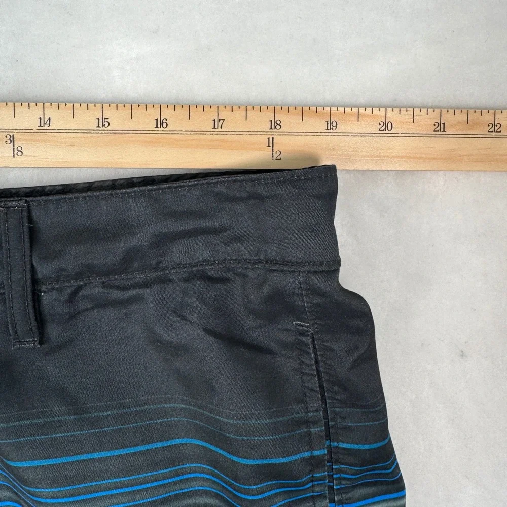 Oakley Mens Size 38 Black Blue Striped Hybrid Board Shorts Swim Surf Y2K